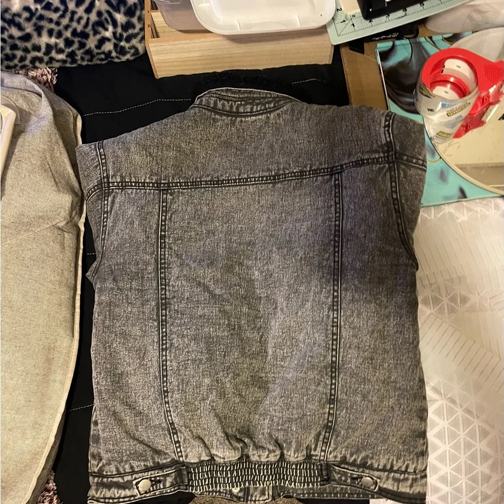 Jacket - Picture 3 of 4